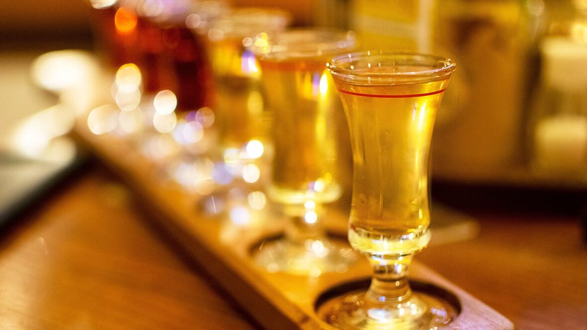 schnapps-4209742_bild-von-rebecca-holm-auf-pixabay